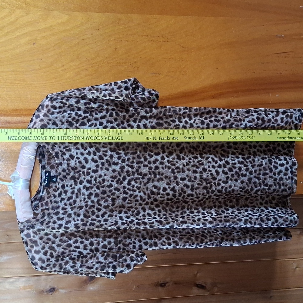 Torrid 2X Leopard Print Short Sleeve Mesh Top - Picture 3 of 4
